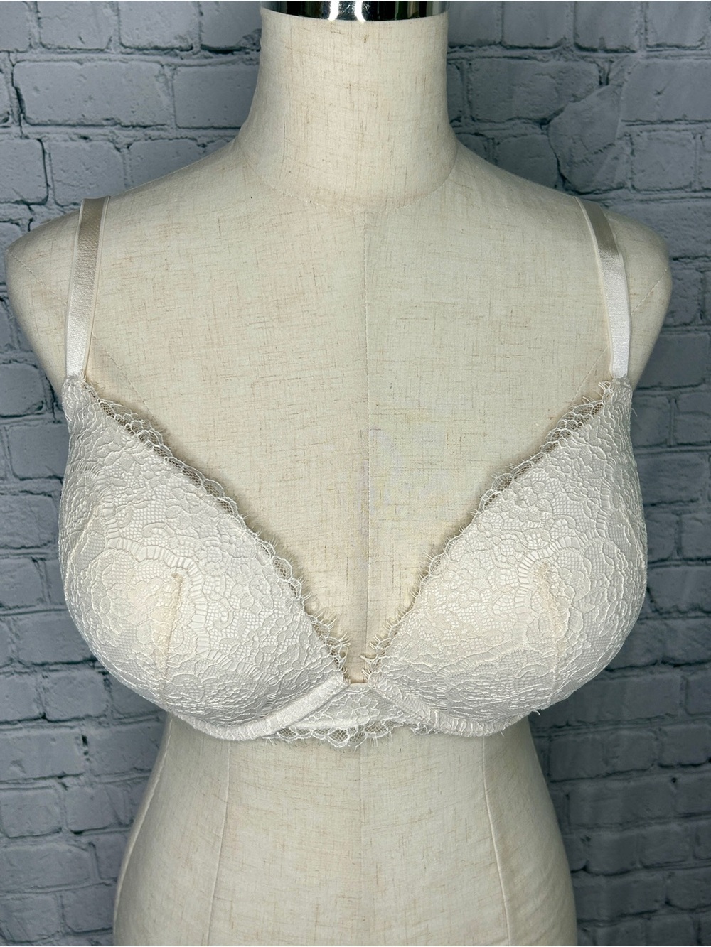 Victoria's Secret Dream Angel Ivory Lace Plunge Bra 36DDD